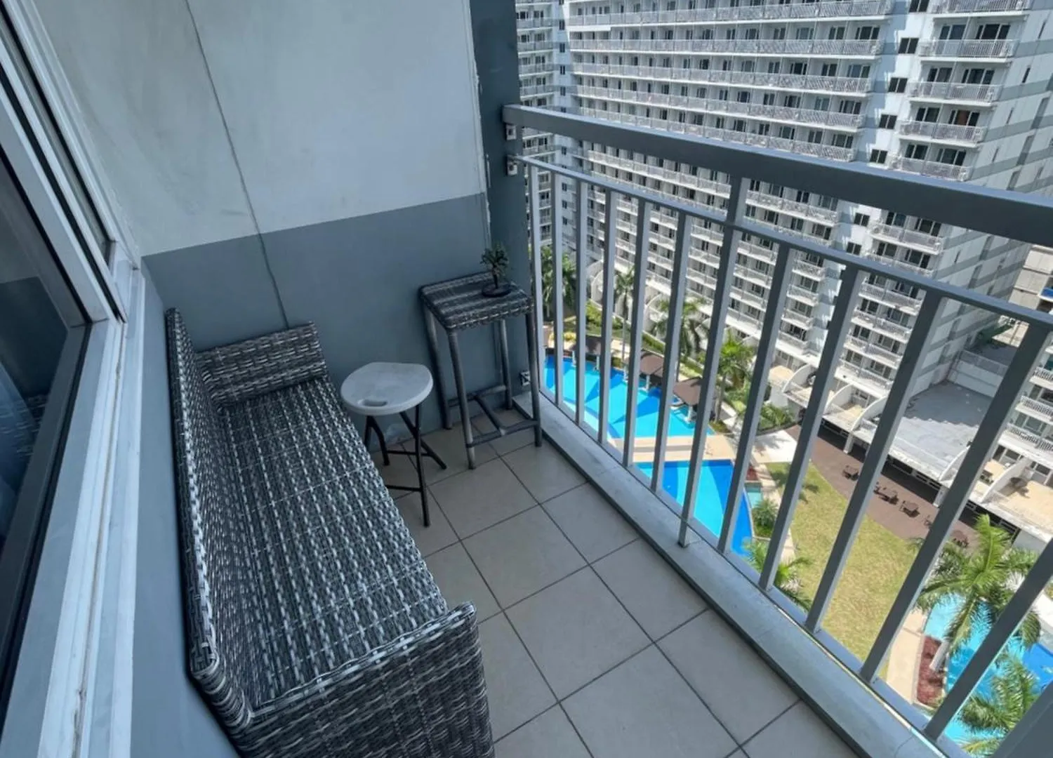 1528 Pool View With Balcony Apartment Manila Philippines