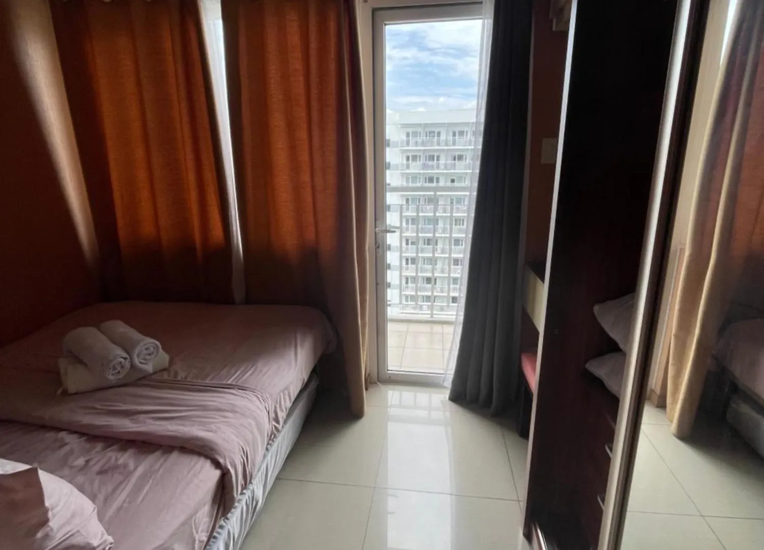 1528 Pool View With Balcony Apartment Manila